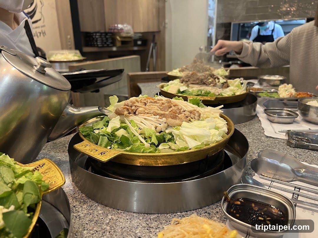 Hot Pot Dining Scene