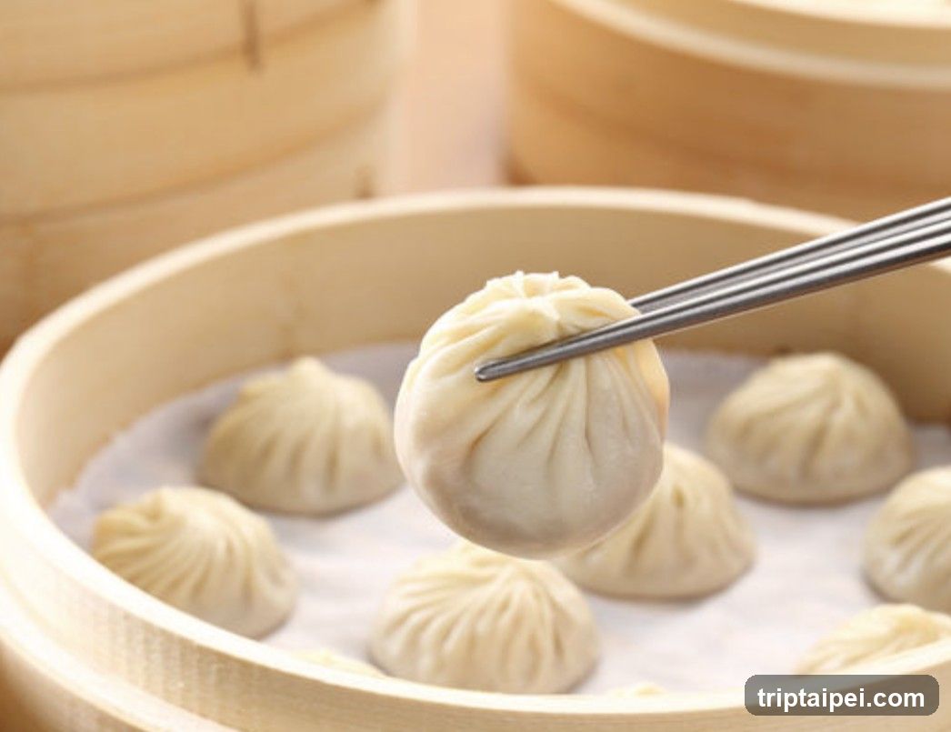 Steamed Dumplings in Bamboo Basket